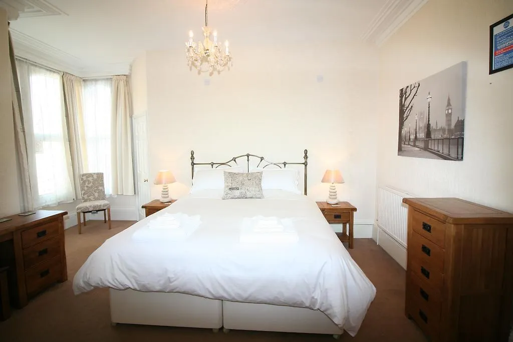 Lincoln House Bed & Breakfast Bridlington